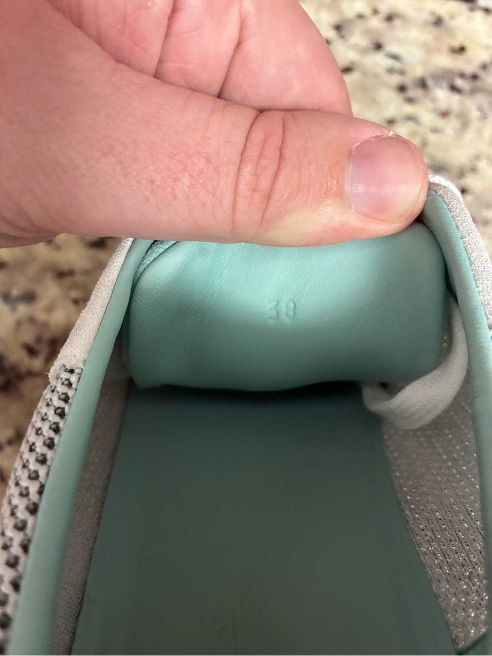 Hermès Women’s Bouncing Sneakers in a green and white Canvas and Suede - Picture 13 of 15